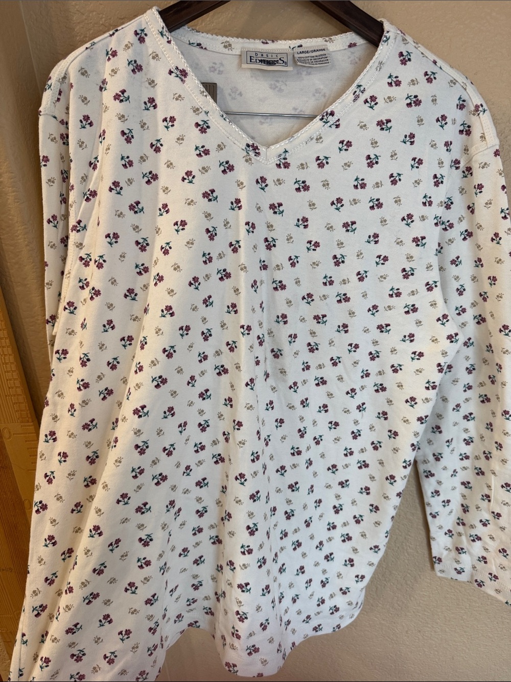 Basic Editions Cream Floral Long-Sleeve Womens Top